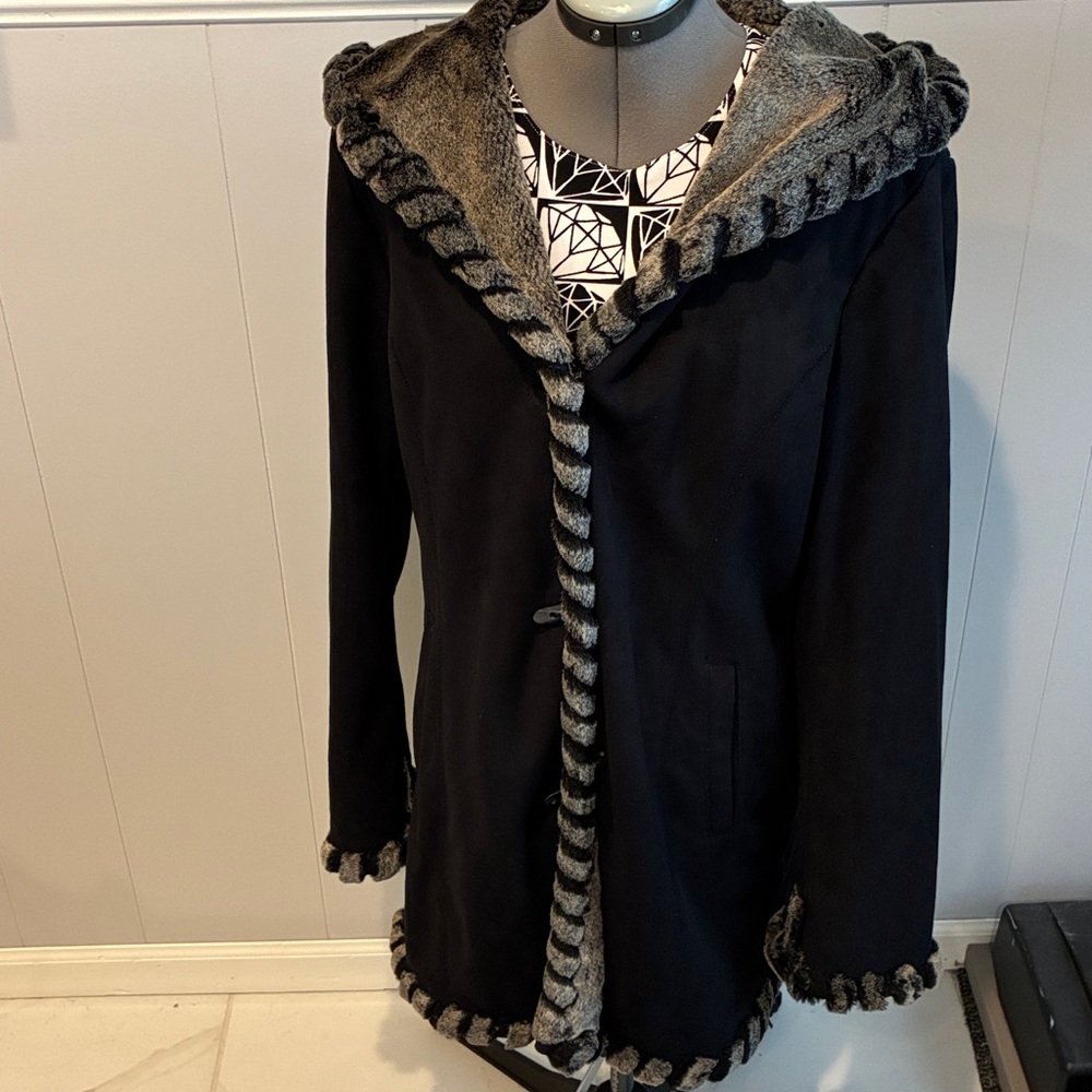 Jones NY Elegant Black Suede Coat with Faux Fur Trim